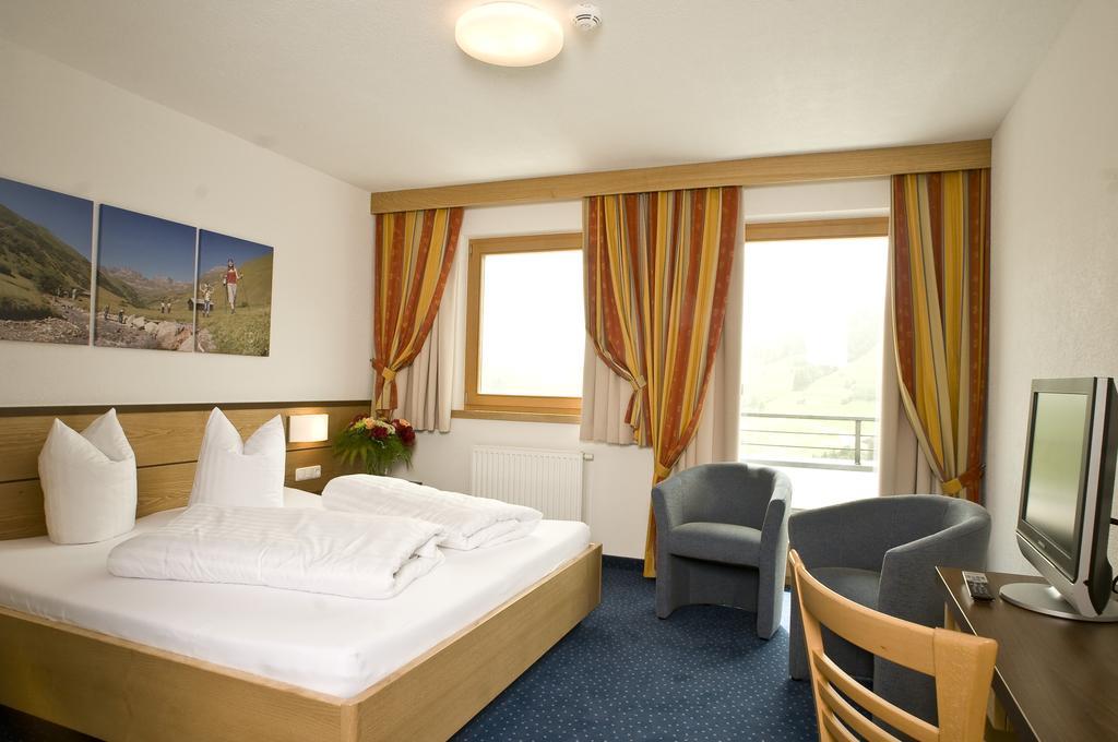 Hotel Lukas Фісс Екстер'єр фото